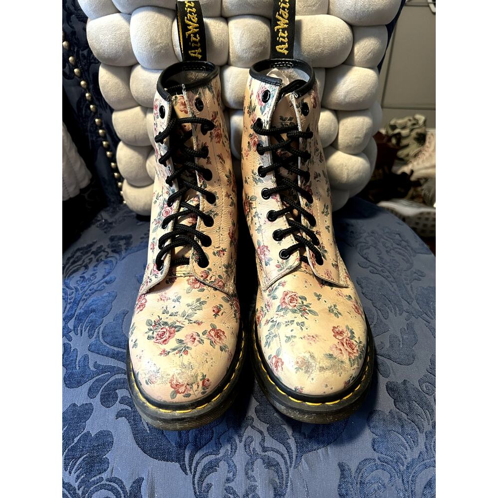 Dr Martens Vintage Cream Rose size 10/ EU 42 - Picture 3 of 8